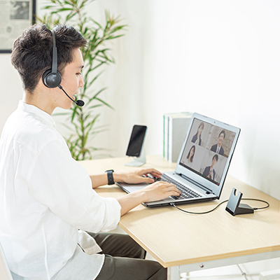 自分の声をクリアに伝えられるノイズキャンセル機能搭載の充電